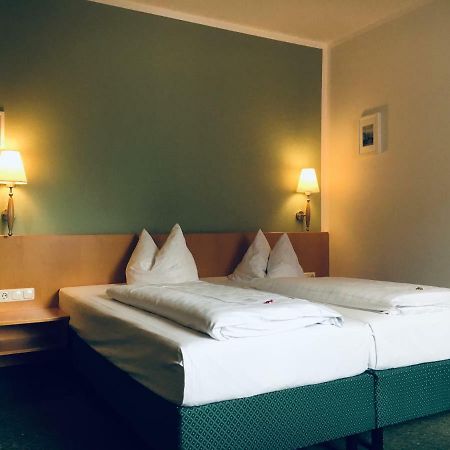 Domizil Alte Post Hotell Püttlingen Eksteriør bilde