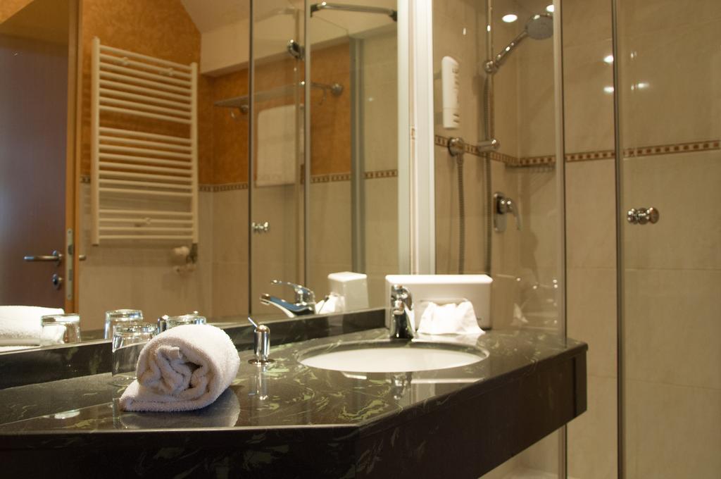 Domizil Alte Post Hotell Püttlingen Rom bilde