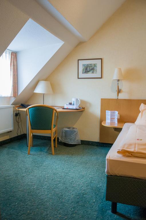 Domizil Alte Post Hotell Püttlingen Eksteriør bilde