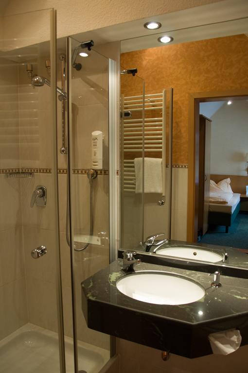 Domizil Alte Post Hotell Püttlingen Rom bilde