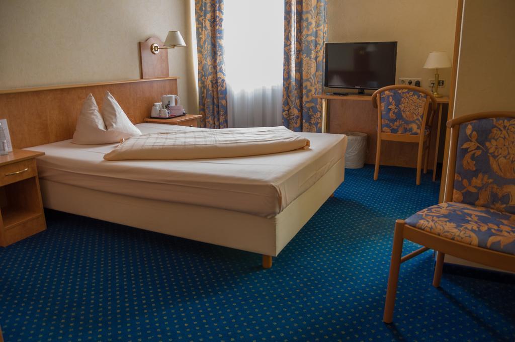 Domizil Alte Post Hotell Püttlingen Eksteriør bilde