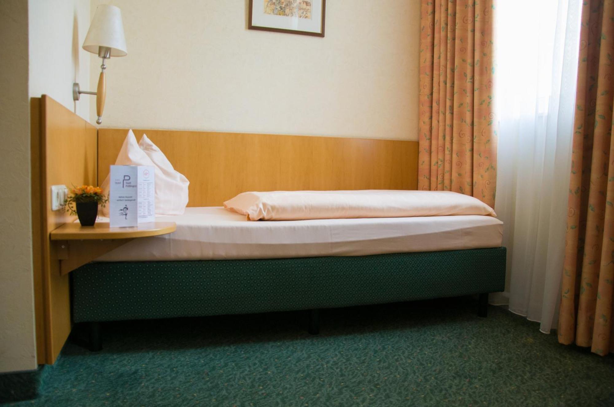 Domizil Alte Post Hotell Püttlingen Rom bilde
