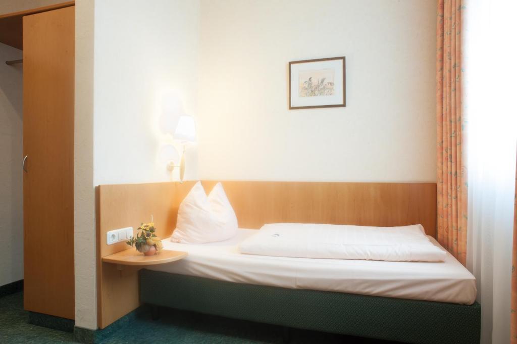Domizil Alte Post Hotell Püttlingen Eksteriør bilde