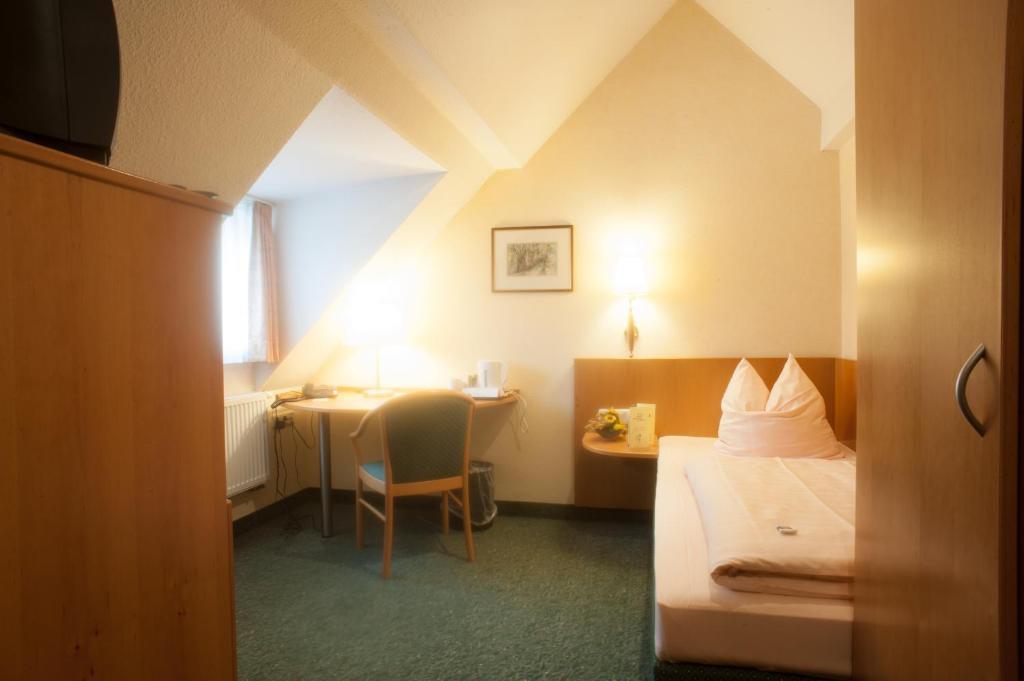 Domizil Alte Post Hotell Püttlingen Eksteriør bilde