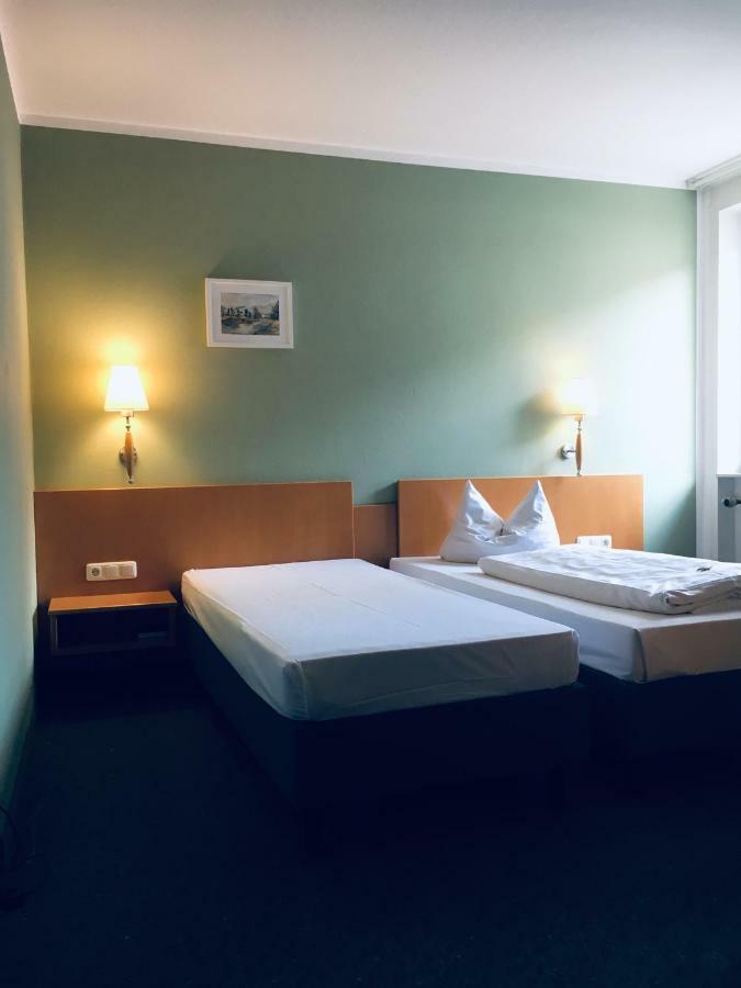 Domizil Alte Post Hotell Püttlingen Eksteriør bilde